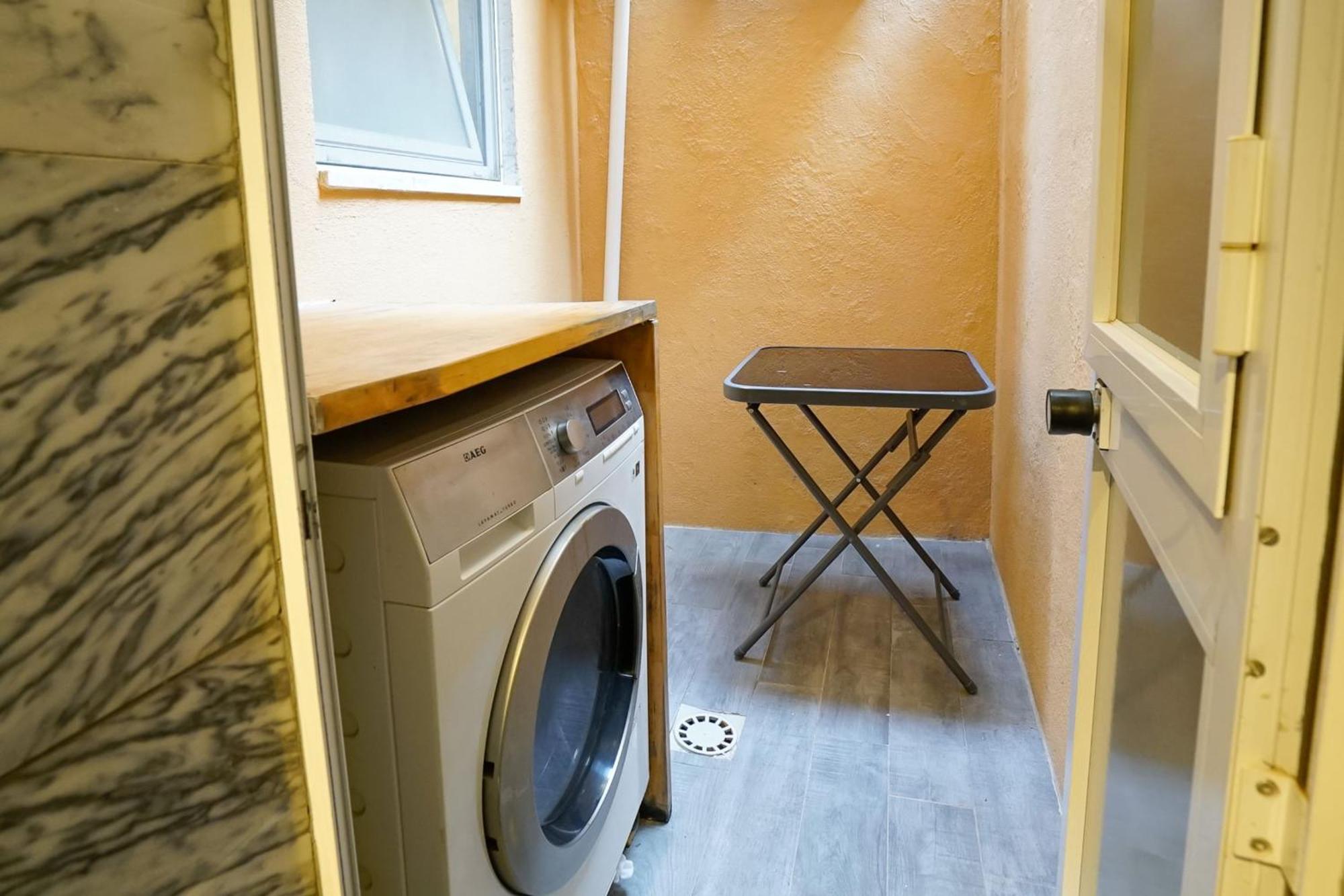 Cosmopolitan Chiado Apartment By Lovelystay Lisbon Bagian luar foto